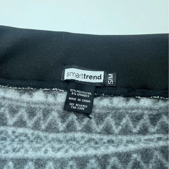 Smart Trend • NWT Black White Christmas Leggings - Picture 3 of 4
